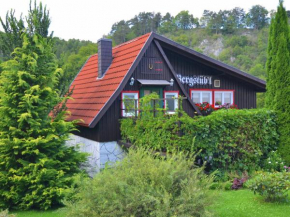 Quaint Holiday Home near Forest
